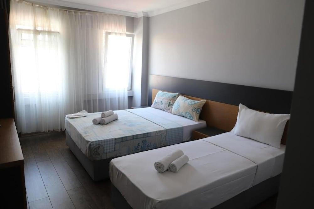 Hotel Otağ Room Type - Standard Triple Room