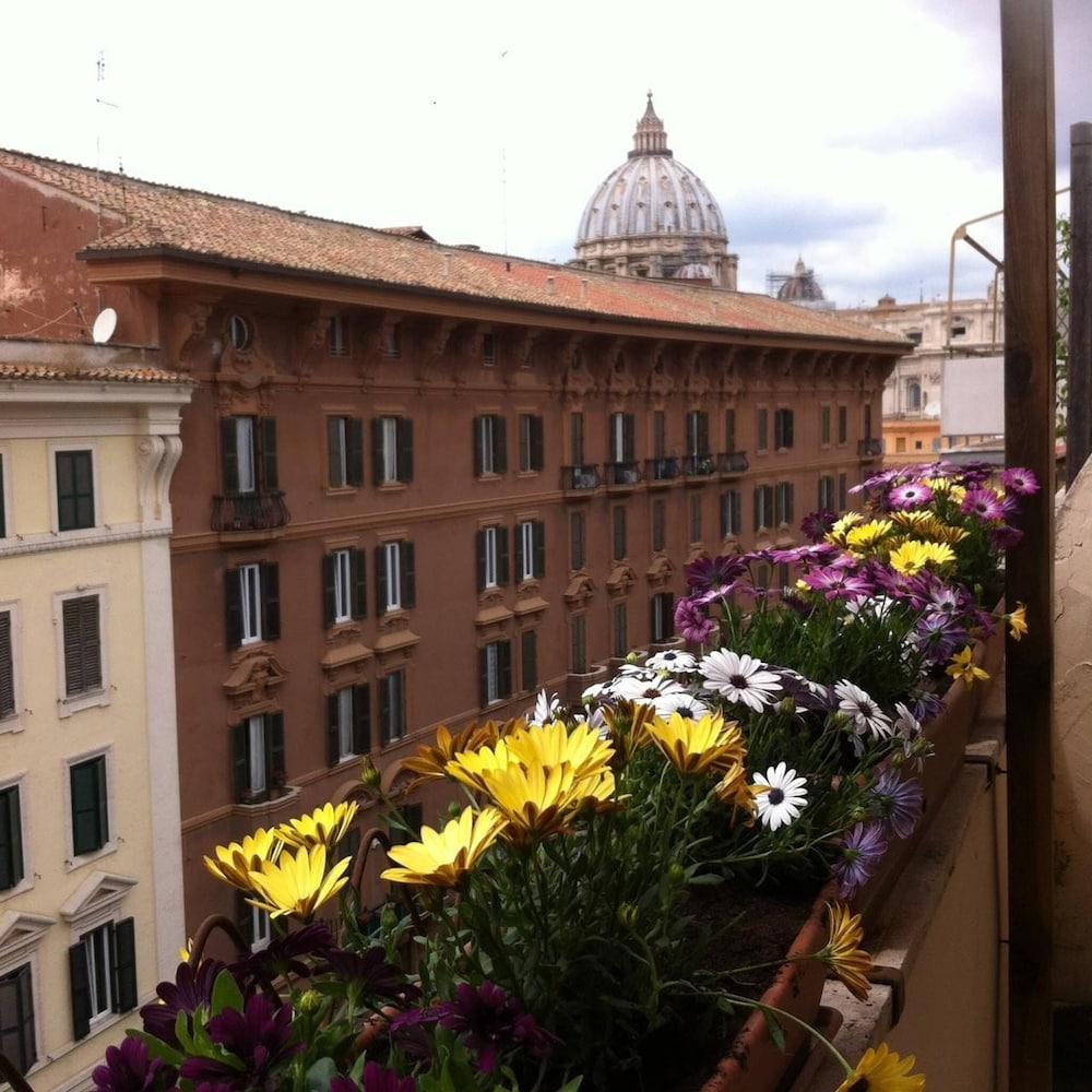 Sanpietro Vaticano Bambingesu Penthouse View Dome - Tap to explore photos