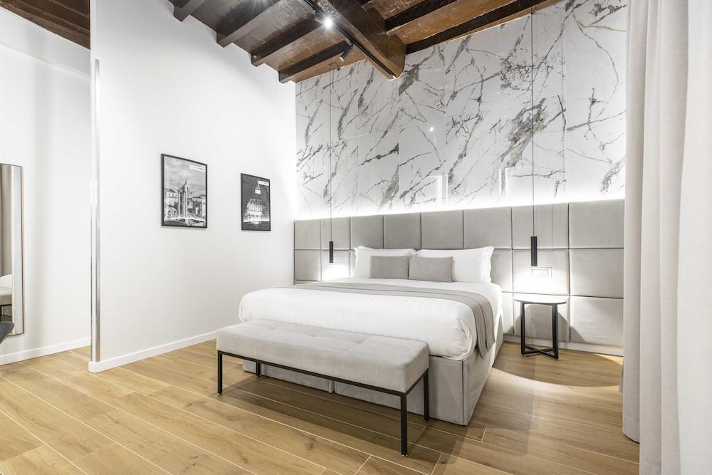 Home at Rome Luxury Navona Room Type - Superior Room Home at Rome Luxury Navona Room Type - Superior Room