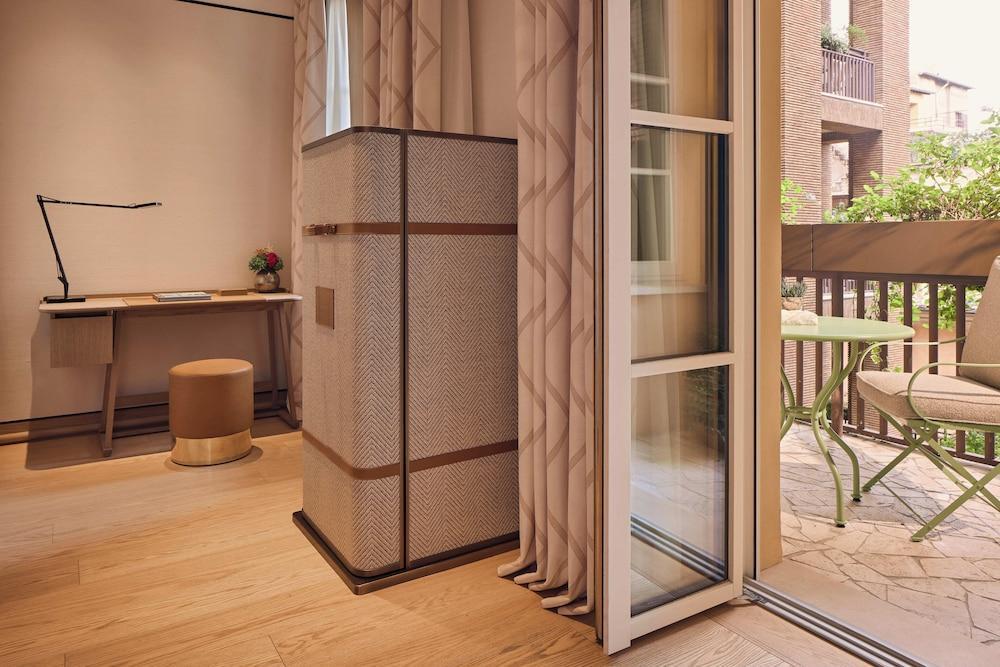 Bvlgari Hotel Roma Room Type - Premium Room, 1 King Bed, City View Bvlgari Hotel Roma Room Type - Premium Room, 1 King Bed, City View