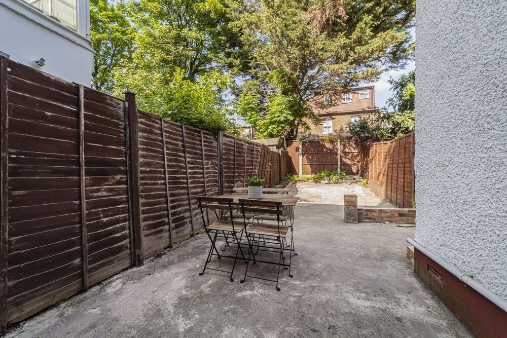 The Neasden Villas - Tap to explore photos