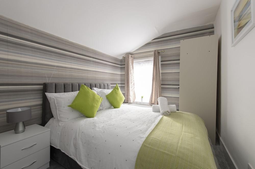 Fortified Three Bedroom Home - Tap to explore photos