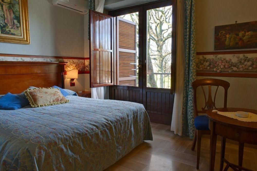 Hotel Miralago Room Type - Standard Double or Twin Room