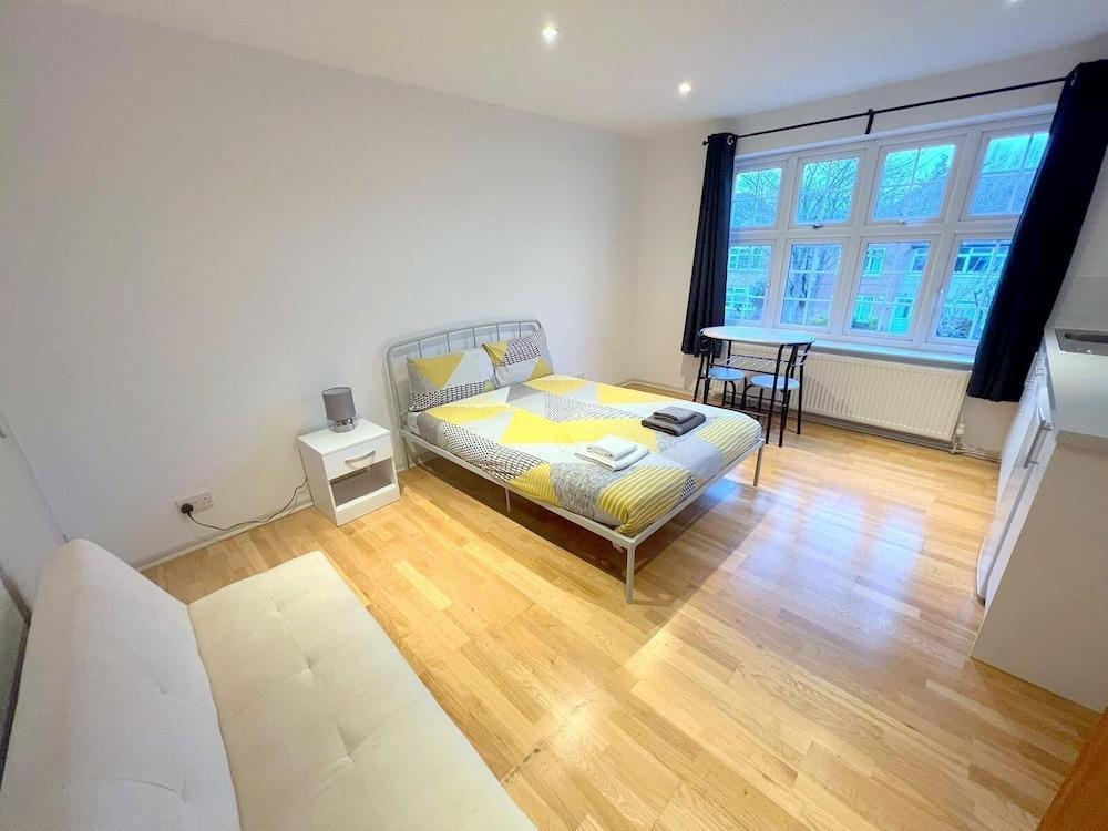 Large Triple Studio in South London - Sutton - Tap to explore photos