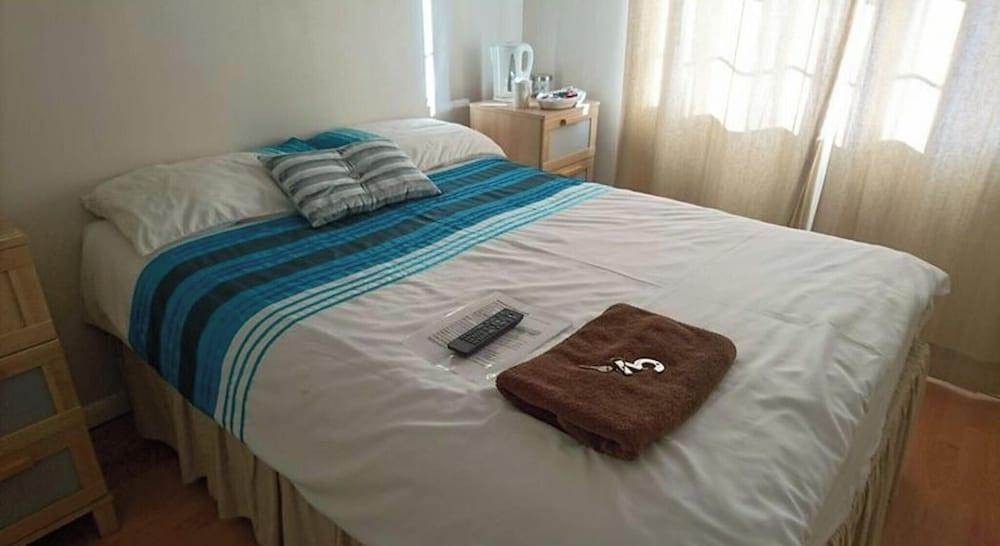 Room-en Suite Shower Room Double Room wi