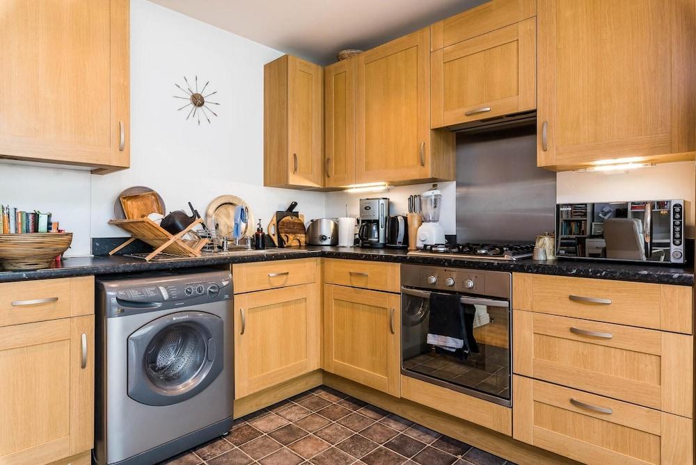 Delightful Moroccan Inspired Flat Hackney Sleeps 2 - Tap to explore photos