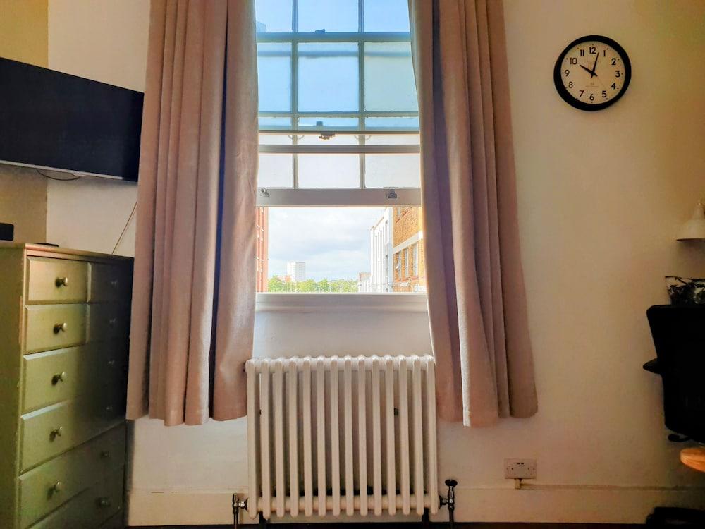 Charming 1-wall Bed Comfortable Studio in Nwlondon - Tap to explore photos