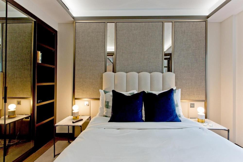 Gs10 - 1 Bed Executive - Tap to explore photos