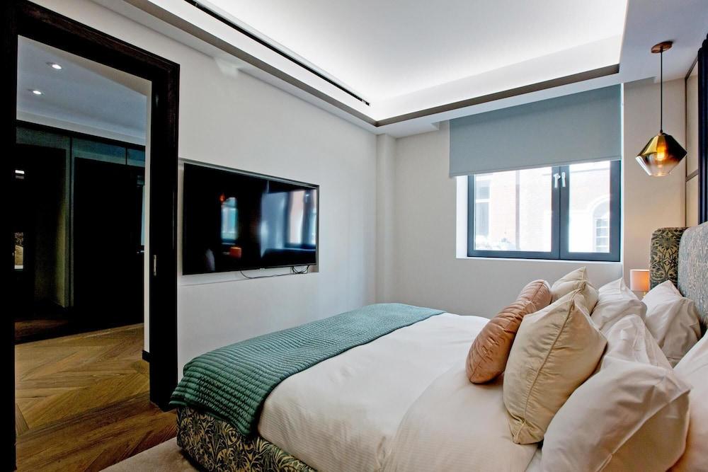 GS4 - 2 Bed Executive - Tap to explore photos
