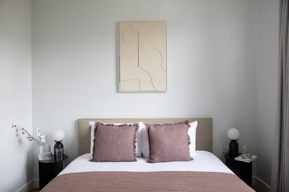 Gulaid House Knightsbridge by Bob W London - Tap to explore photos