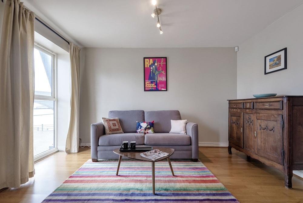 Panoramic Docklands Home With Waterfront Views - Tap to explore photos