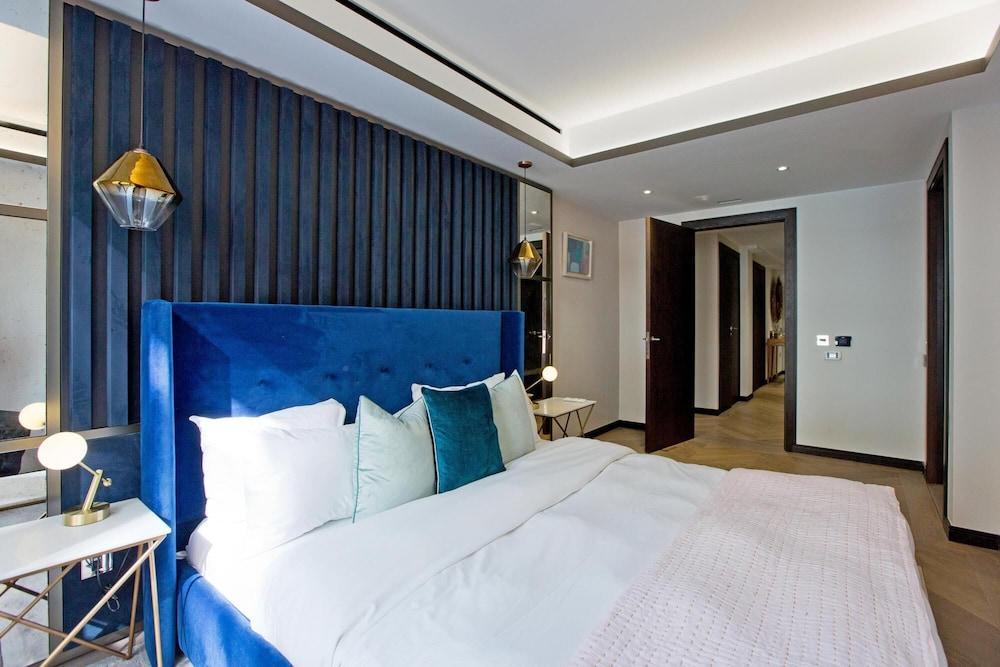 GS8 - 2 Bed Superior - Tap to explore photos