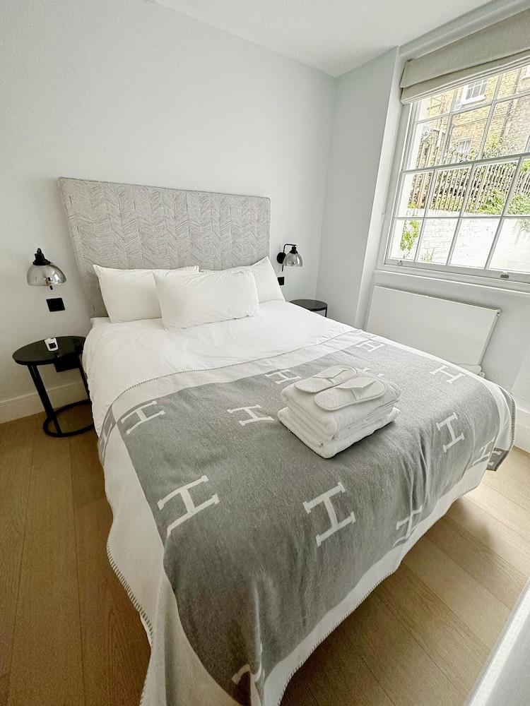 Londwell - Chelsea Garden Flat - Private Oasis - Tap to explore photos