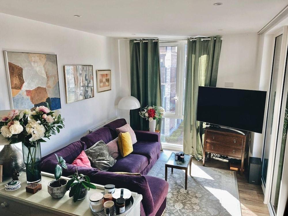 Immaculate 1-bed Apartment in London - Tap to explore photos