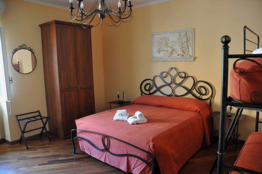 Antica Villa di Bruto Room Type - Family Room Antica Villa di Bruto Room Type - Family Room