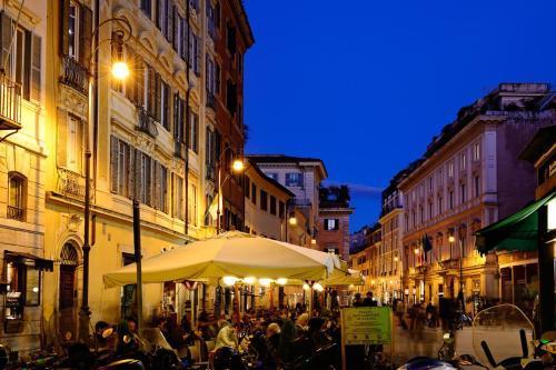 Relais San Lorenzo in Lucina - Tap to explore photos