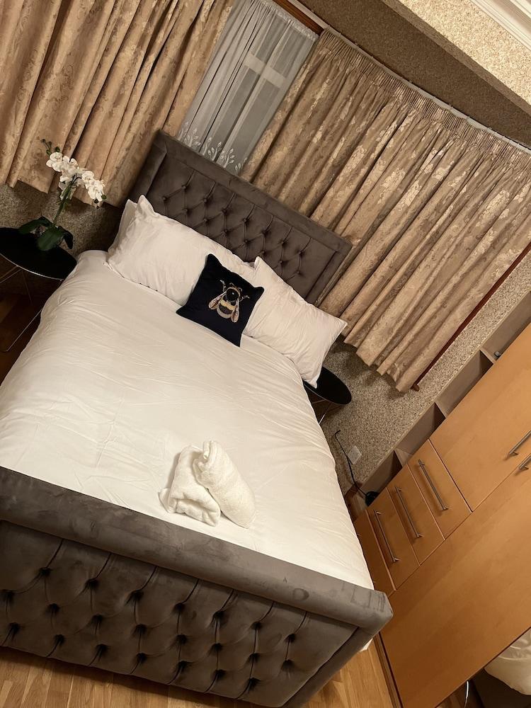TJ Homes Room Type - Classic Double Room