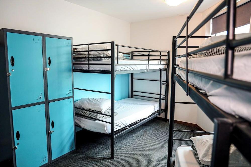 Nomads St Kilda Hostel Room Type - Mixed Dormitory with Private Bathroom- 4 Beds
