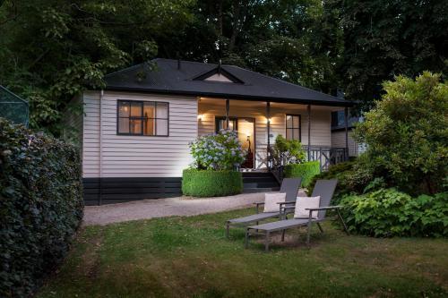 Moulton Park Cottages - Tap to explore photos