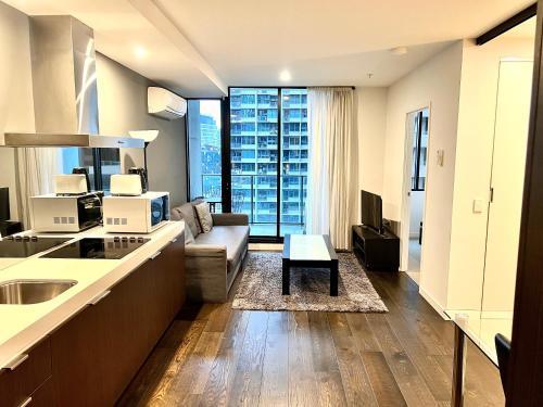 ReadySet Apartment at Midtown - Tap to explore photos