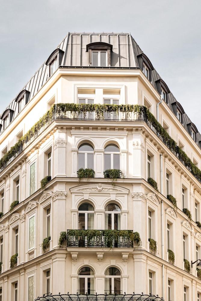 Château des Fleurs - Hôtel & Spa - Paris Champs-Elysées - Tap to explore photos