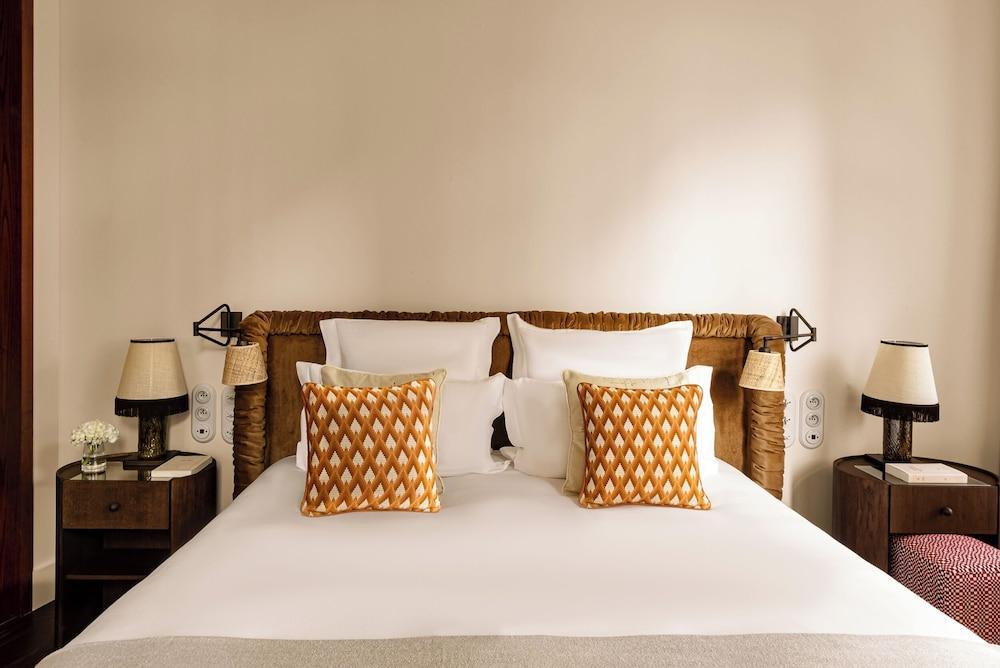 Chateau des Fleurs Hotel & Spa Paris Room Type - Superior Room
