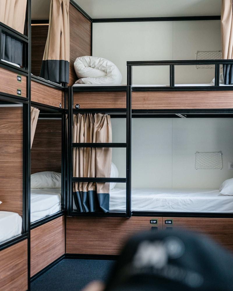 Beau M Paris - Hostel Room Type - Shared dormitory, Mixed, 8 beds