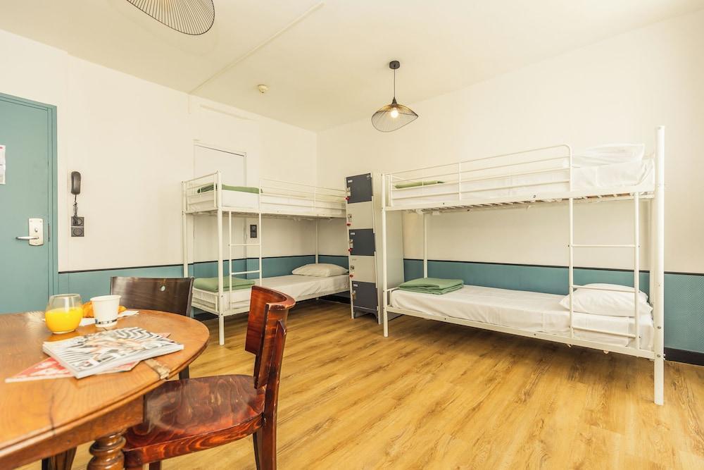 Young & Happy Latin Quarter by Hiphophostels Room Type - Bed in 4 Bed Female dormitory, shared bathroom