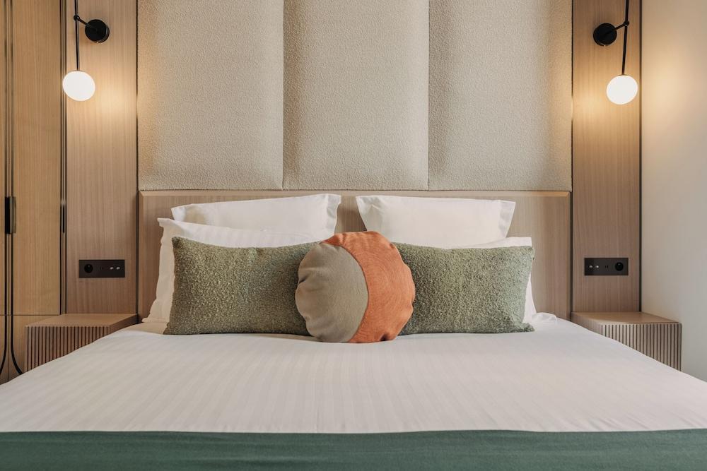 HIGHSTAY - Luxury Serviced Apartments - Louvre - Tap to explore photos