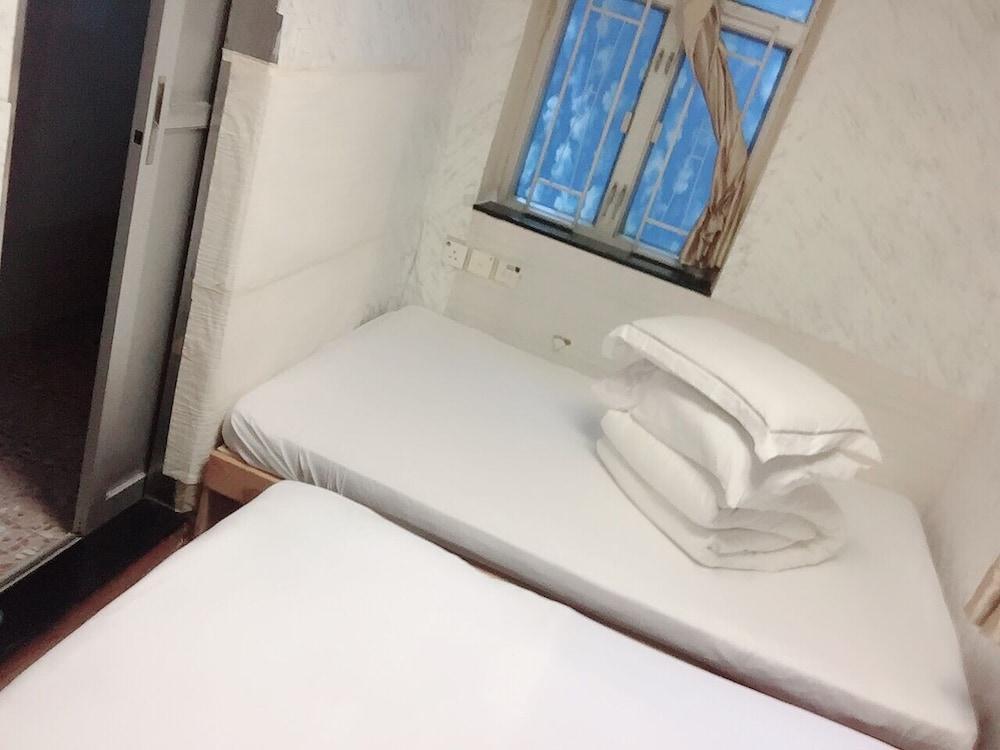 Southerast Asia Guesthouse - Tap to explore photos