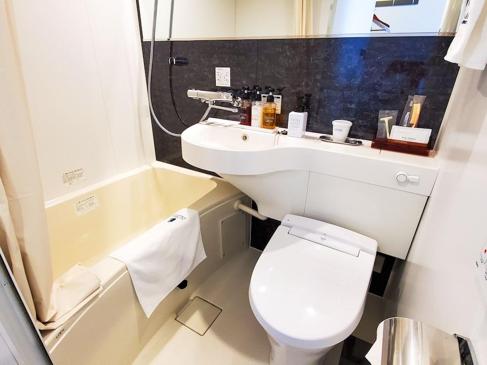 HOTEL LiVEMAX Tachikawa Ekimae - Tap to explore photos