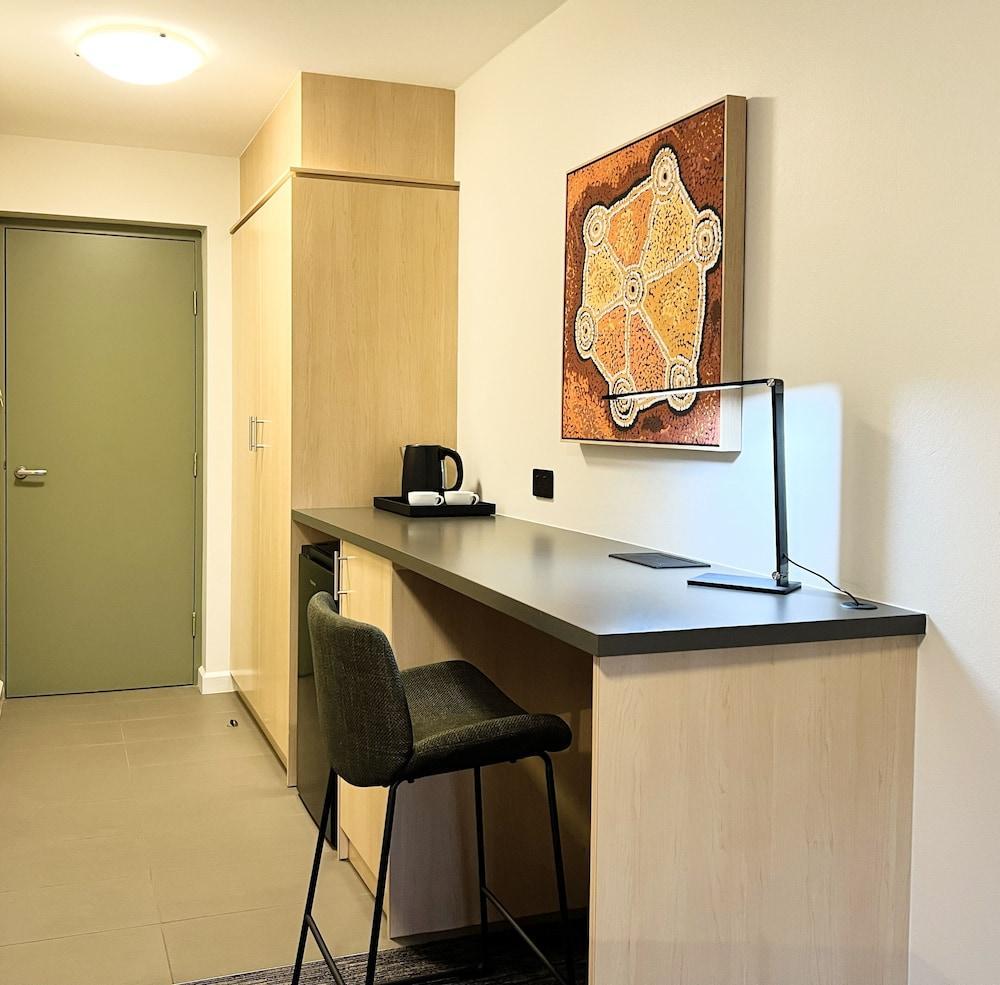 Mill Hotel Milperra Panania Room Type - Trio Room (King/Single) Mill Hotel Milperra Panania Room Type - Trio Room (King/Single)