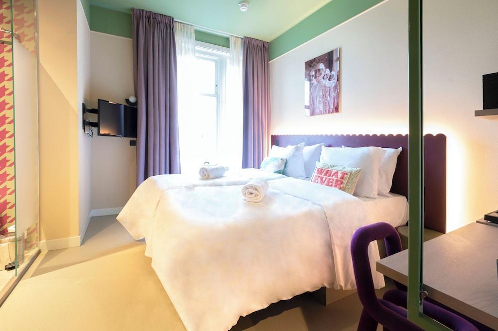 City Hotel Rembrandt Square Room Type - Deluxe twin / double room - Fashionista City Hotel Rembrandt Square Room Type - Deluxe twin / double room - Fashionista