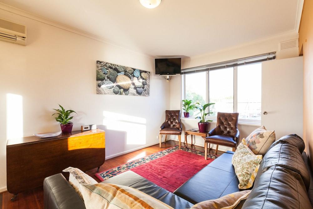 ELEANOR, 1BDR Fitzroy North Apartment - Tap to explore photos
