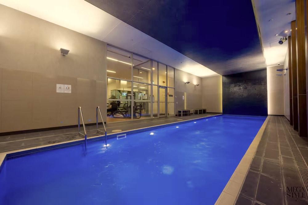 Mega Style Apartments Mainpoint - Tap to explore photos