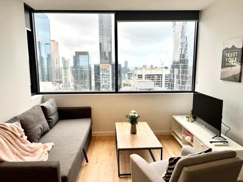 ReadySet Apartments at Manhattan - Tap to explore photos