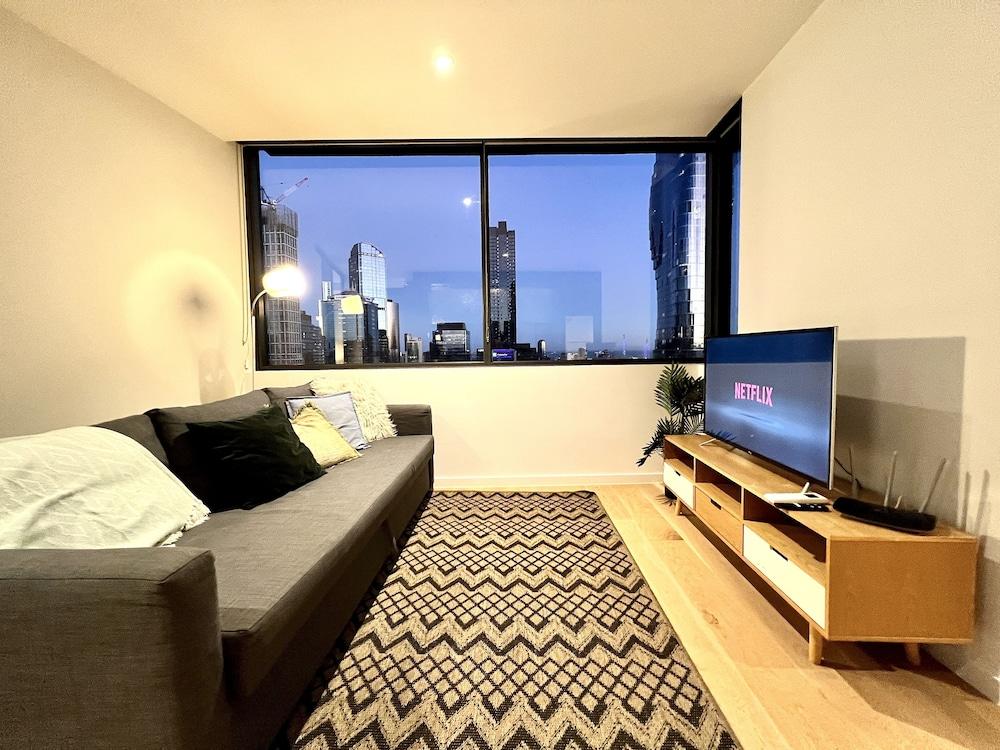 ReadySet Apartments at Manhattan Room Type - City Apartment ReadySet Apartments at Manhattan Room Type - City Apartment