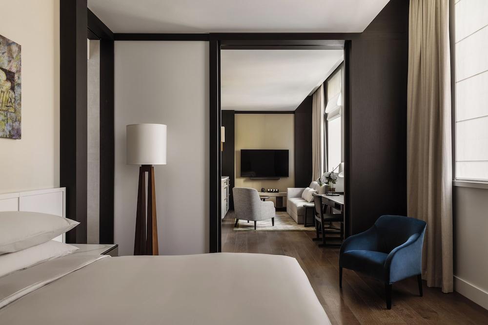 Capella Sydney Room Type - Deluxe Suite, 1 King Bed, Mobility Accessible Capella Sydney Room Type - Deluxe Suite, 1 King Bed, Mobility Accessible