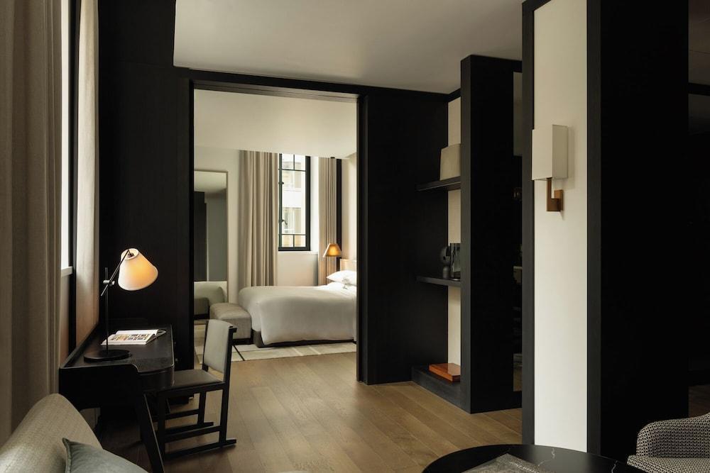 Capella Sydney Room Type - Deluxe Suite, 1 King Bed