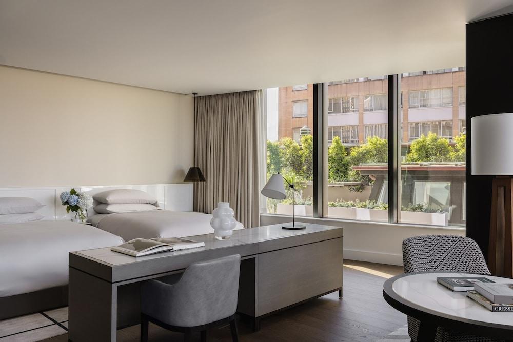 Capella Sydney Room Type - Twin Room (Skyline)
