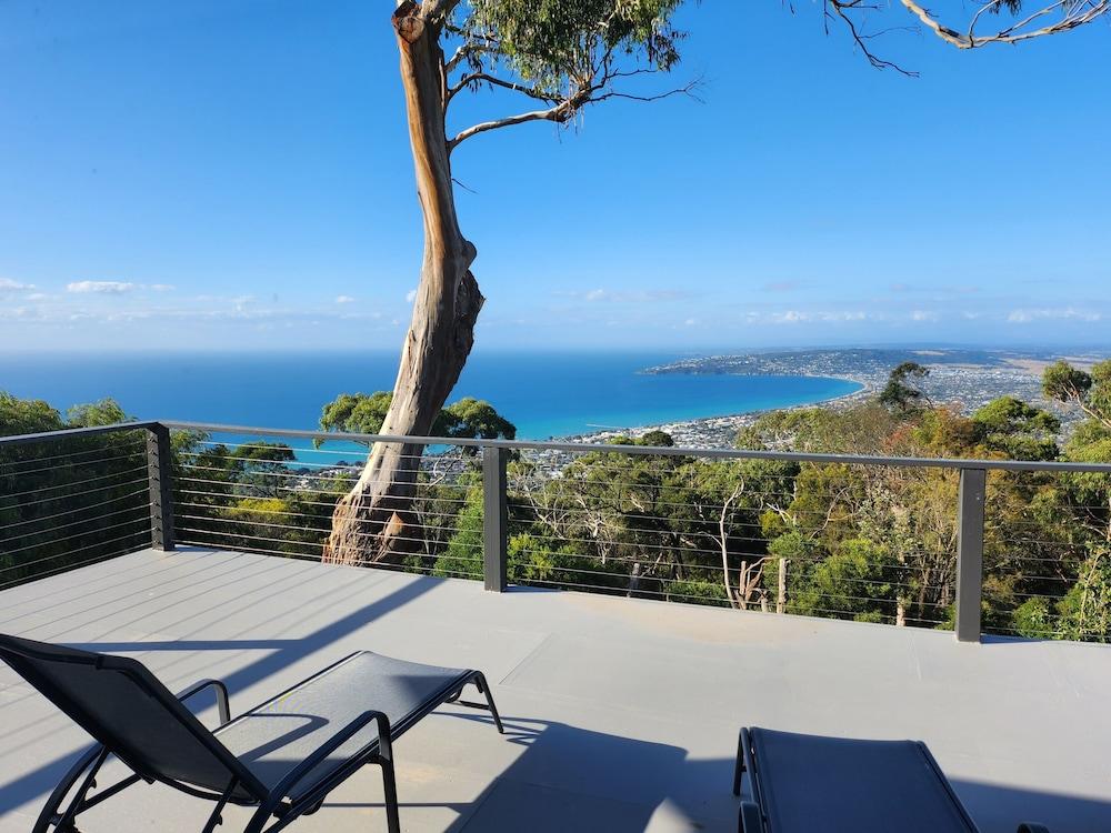 Arthurs Holiday Villa Room Type - Deluxe Villa, 3 Bedrooms, Jetted Tub, Beachside