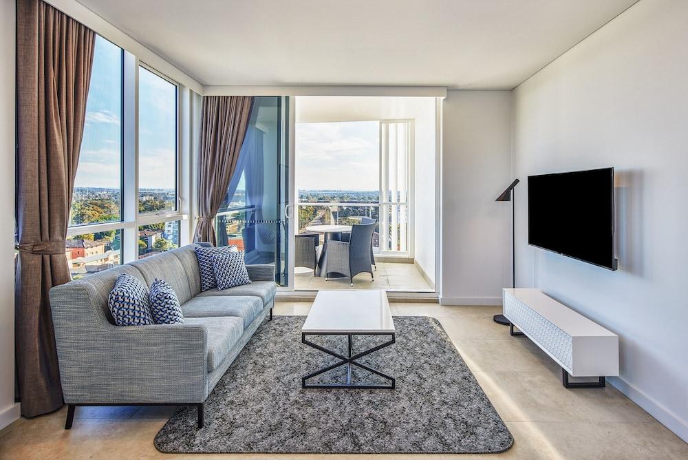 Meriton Suites Liverpool Room Type - 1 Bedroom Sky Balcony Suite