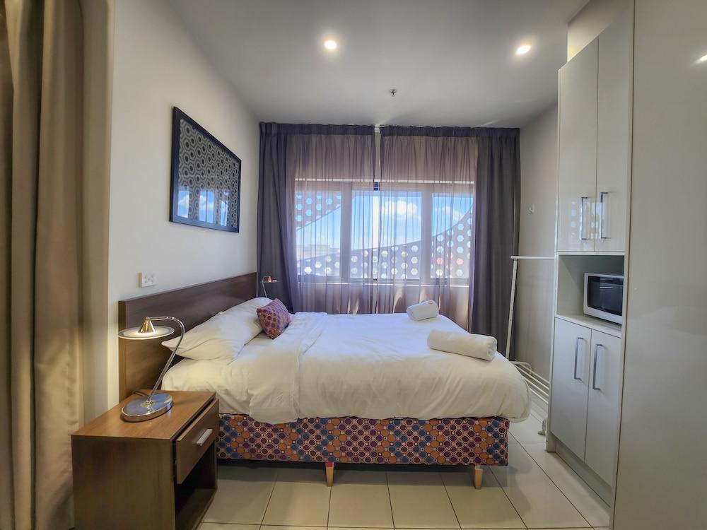Exodus Dandenong Apartment Hotel - Tap to explore photos