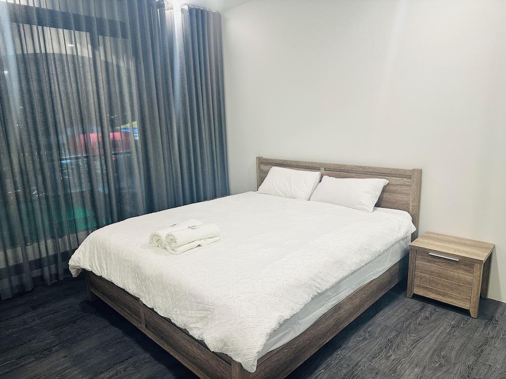 Exodus Dandenong Apartment Hotel Room Type - Deluxe One Bedroom Apartment