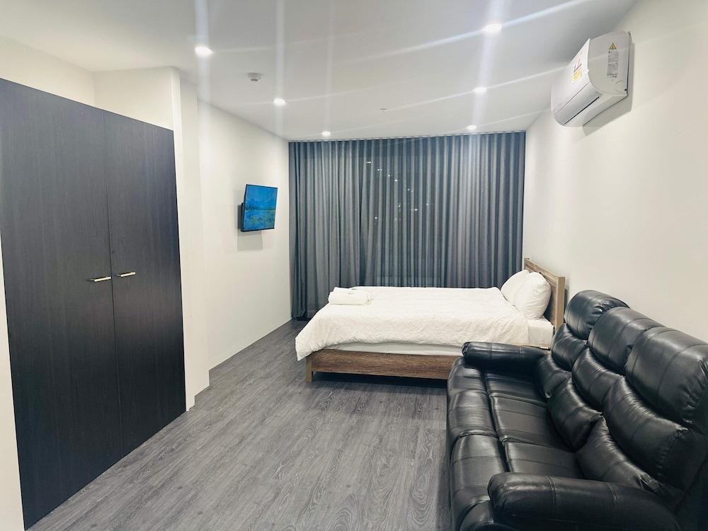 Exodus Dandenong Apartment Hotel Room Type - Executive (Deluxe) Studio Room