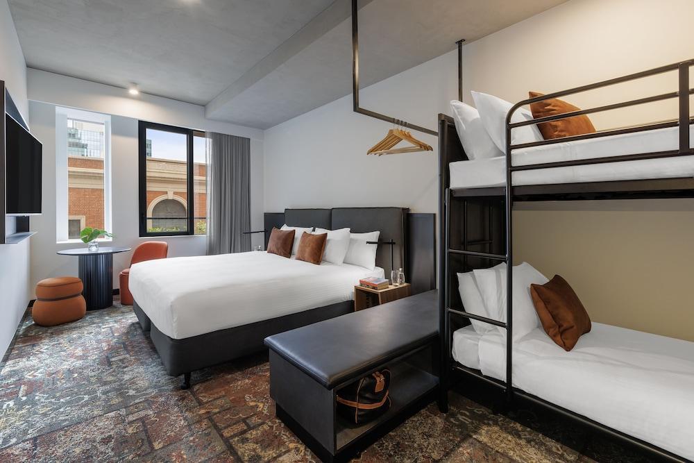 Veriu Queen Victoria Market Room Type - Quad Suite