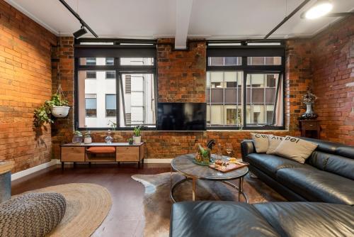 StayCentral - Heritage Warehouse Retreat - Tap to explore photos