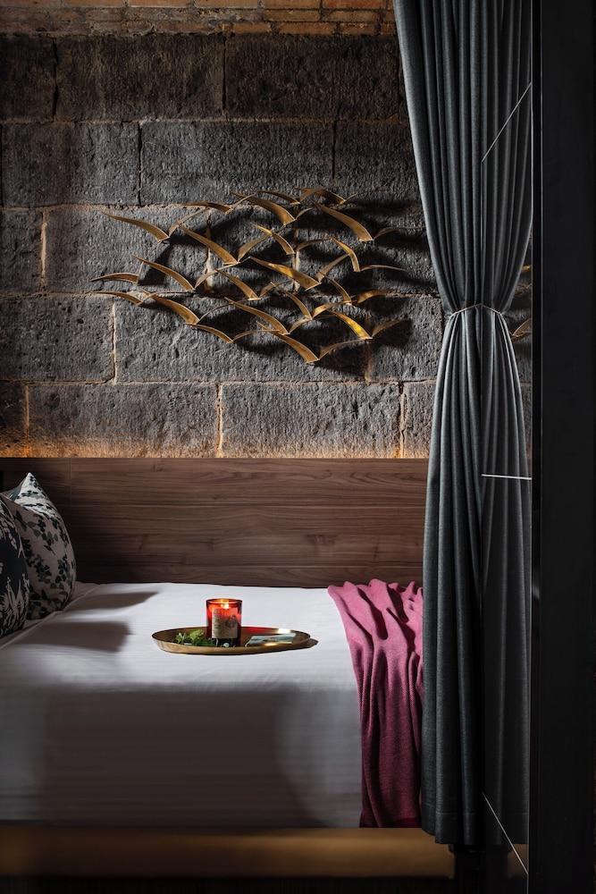 Adina Apartment Hotel Melbourne Pentridge - Tap to explore photos