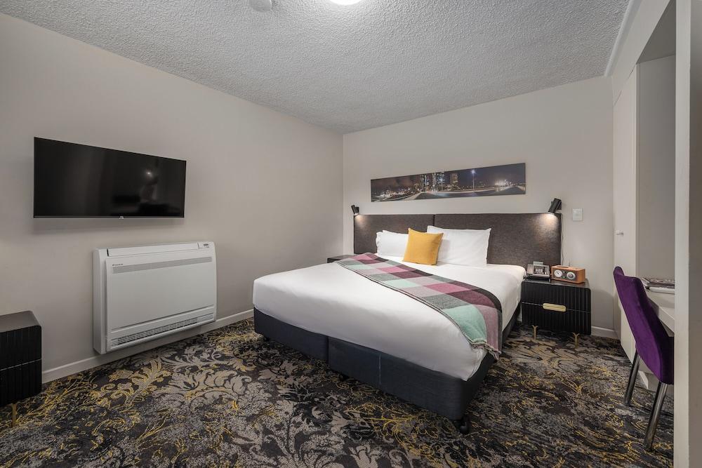 City Limits Hotel Room Type - Triple Studio