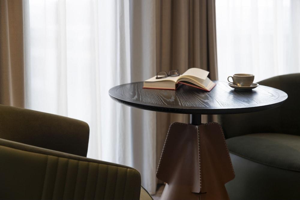 Pullman Sydney Penrith Room Type - Junior Suite with 1 king size bed Pullman Sydney Penrith Room Type - Junior Suite with 1 king size bed